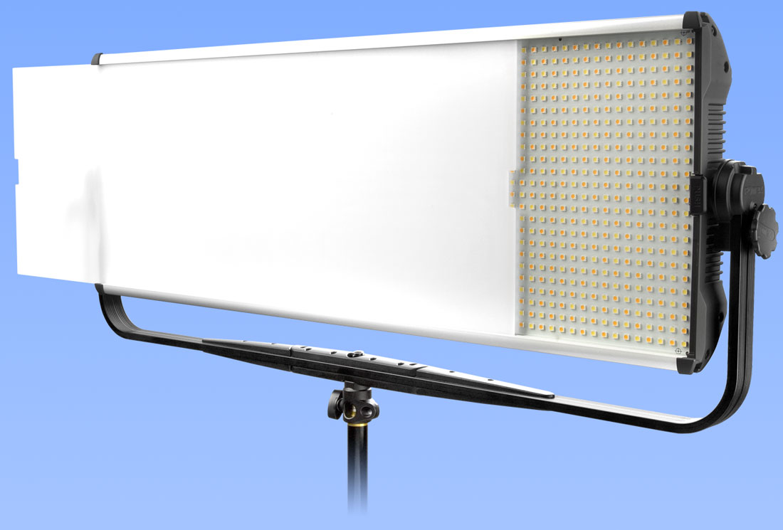 fomex-EX1800-front-schraeg-diffusor-01